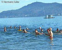 Velden Neujahrschwimmen im Casino Bad  05   Foto Hermann Sobe